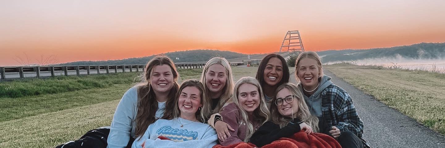 lizzycurtis_'s profile banner image