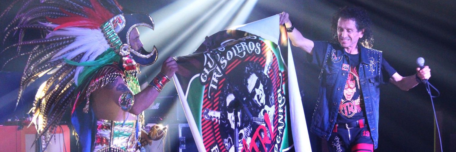 deyalopez's profile banner image