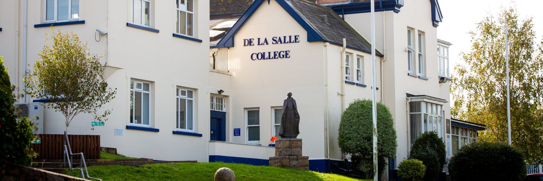 De La Salle College banner
