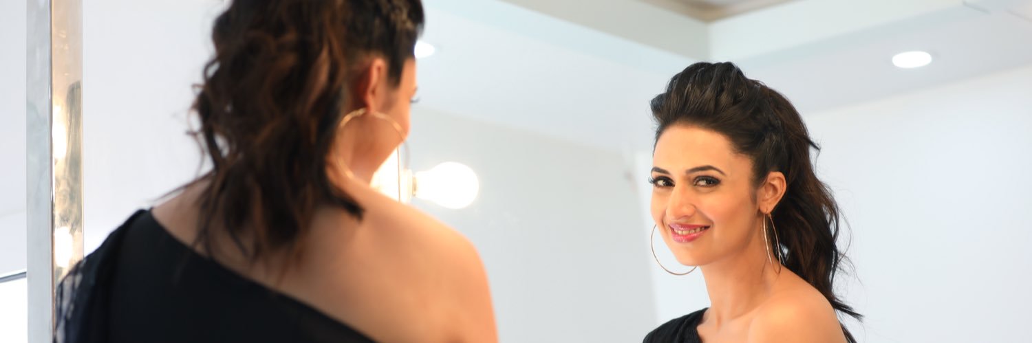 Divyanka_T's profile banner image