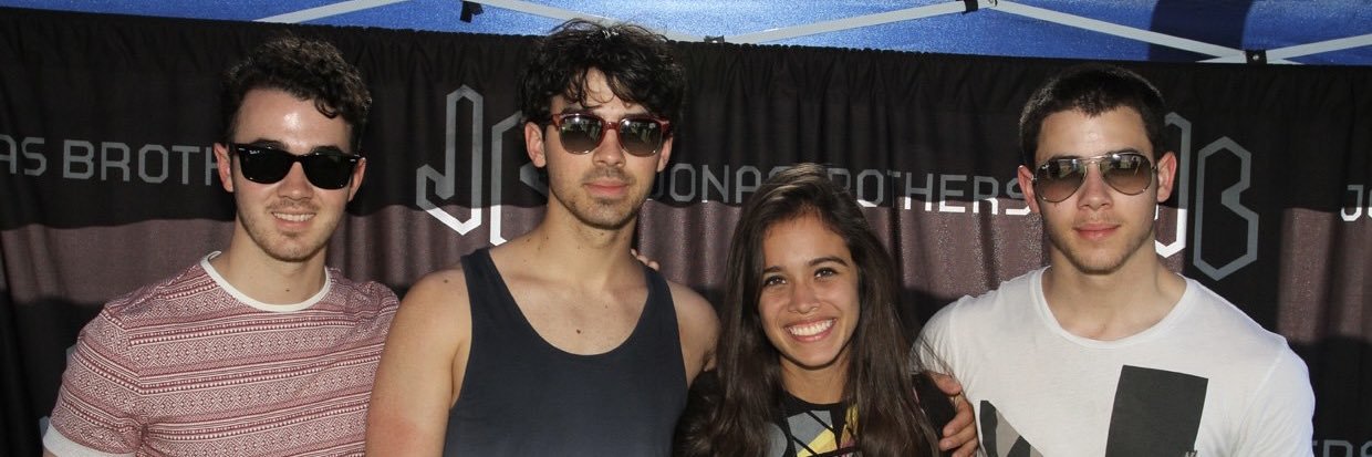 den ESCUCHO SHELF 💘 banner