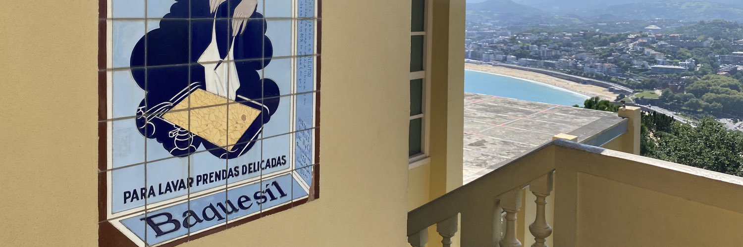 M banner
