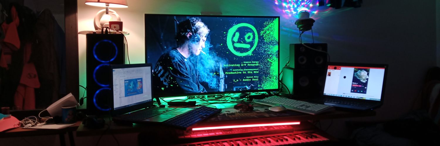 Twitter banner for @raziamine