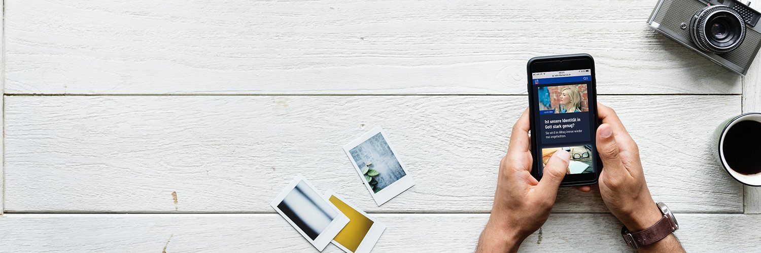 Radio Life Channel banner