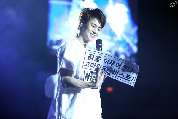 tineseob's profile banner image