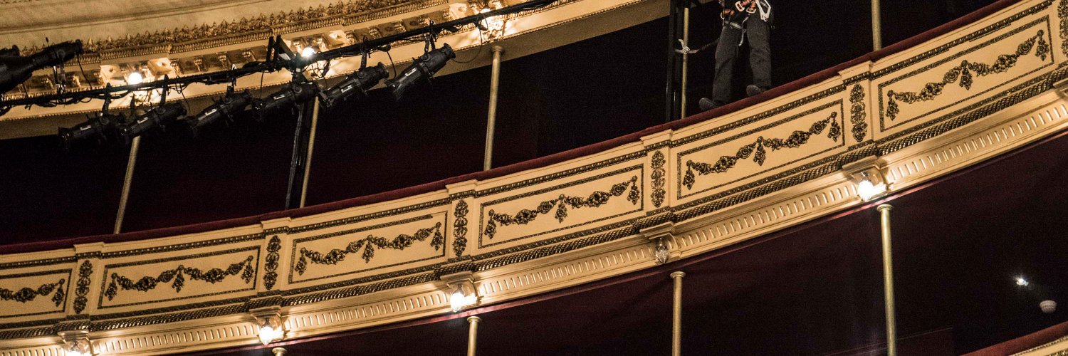 Teatro Solís's banner