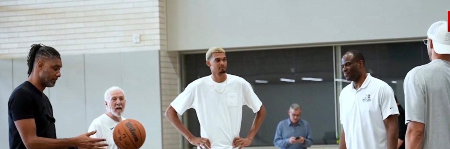 AdriaaJohnson's profile banner image