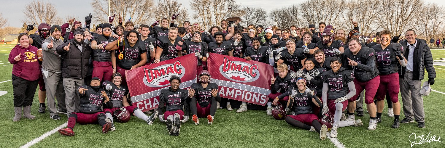 Minnesota Morris Football's banner