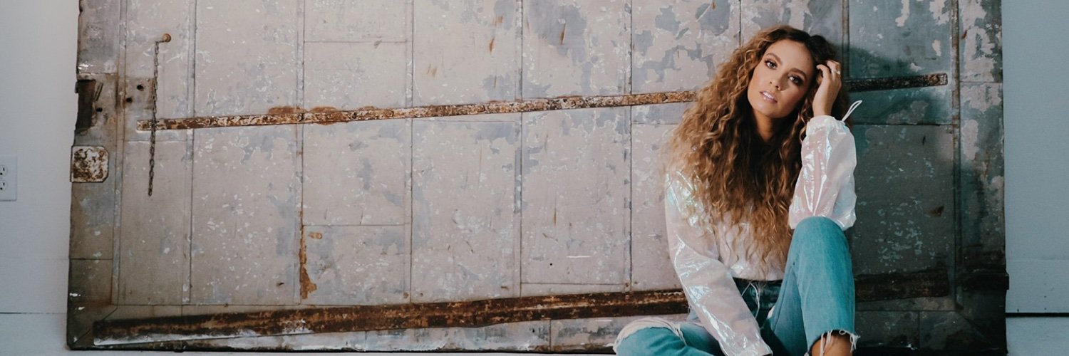 lauryntevans's profile banner image