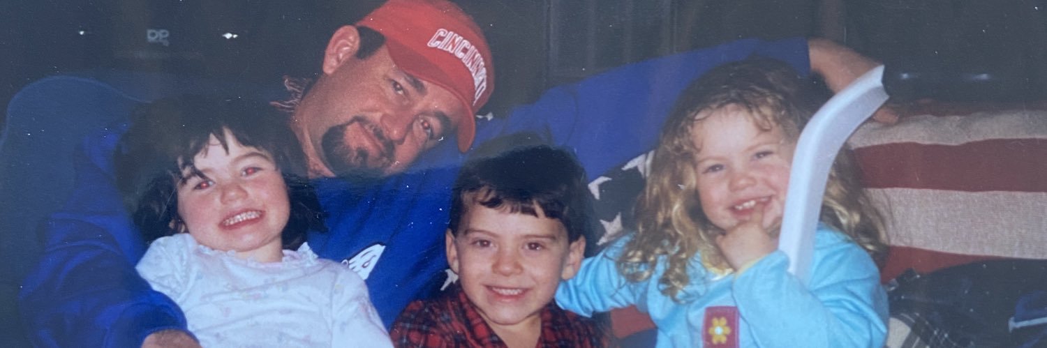 MollyPees's profile banner image