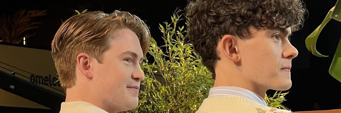 V__tuu's profile banner image