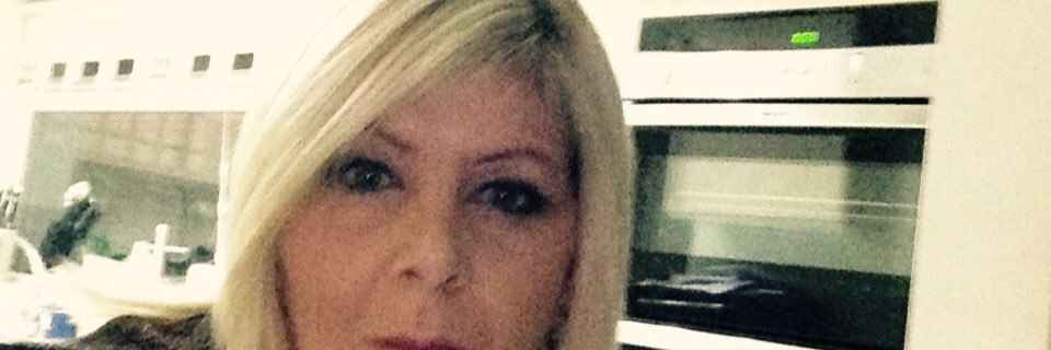 Tinaloux's profile banner image