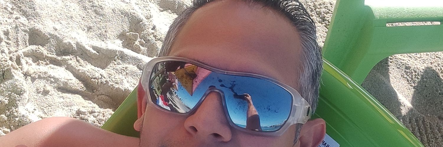 peraul20's profile banner image
