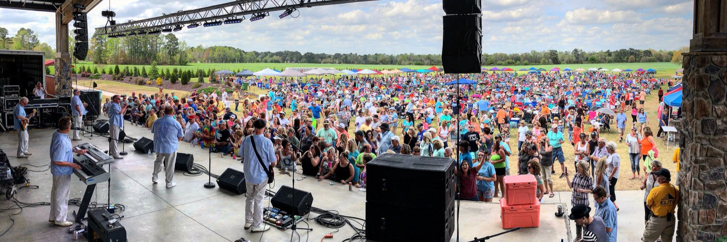 The Farm Concerts banner