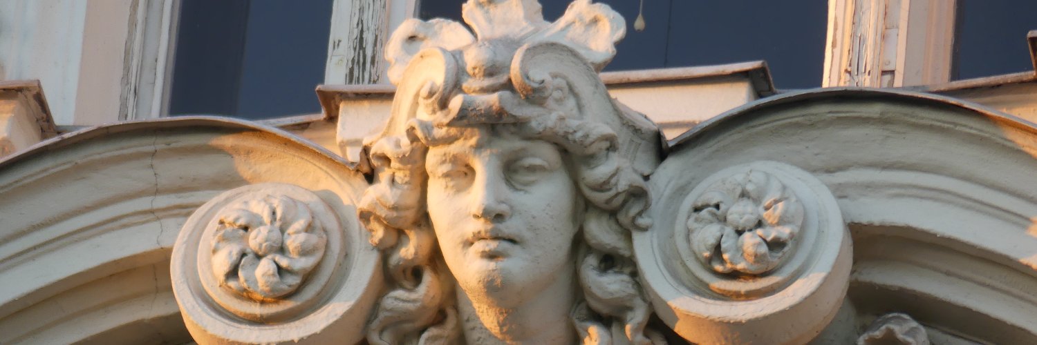 FlorevaF's profile banner image