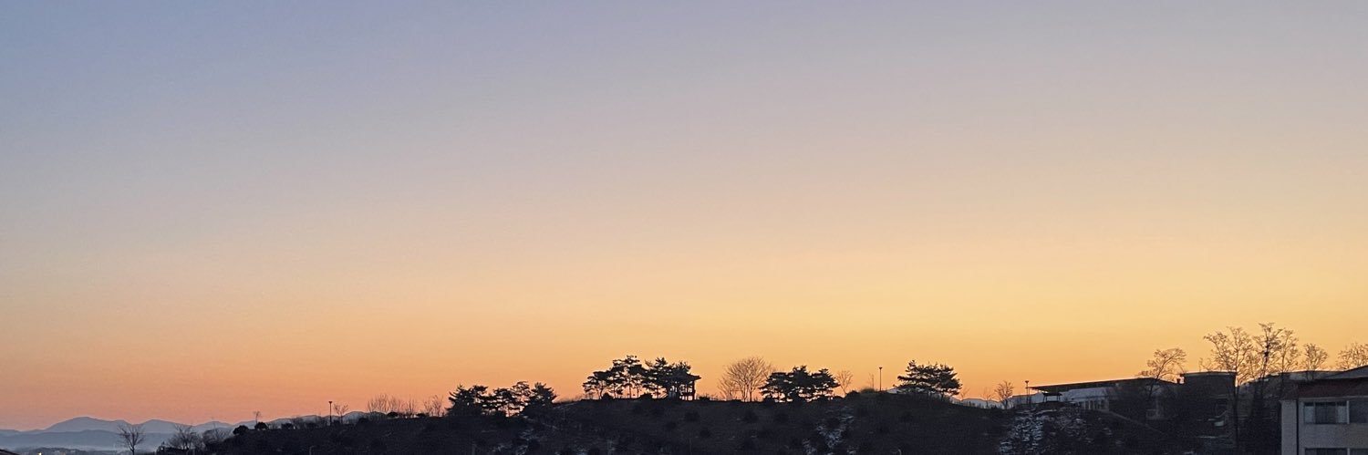 ryn_young's profile banner image