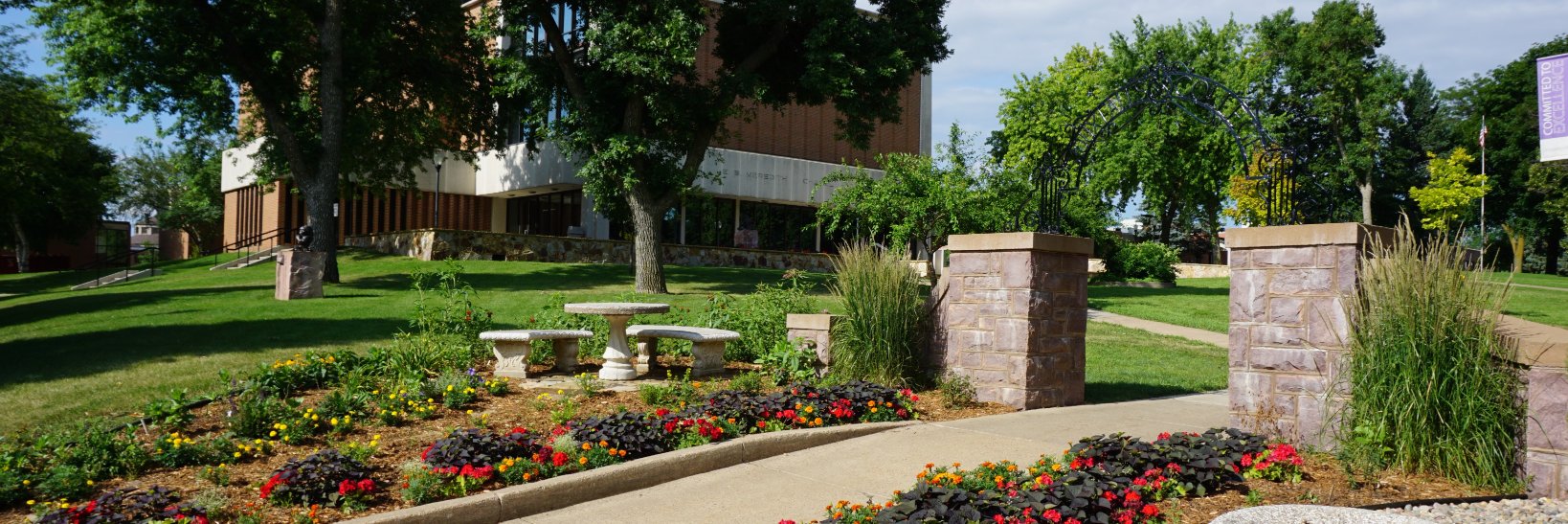 Univ. of Sioux Falls banner