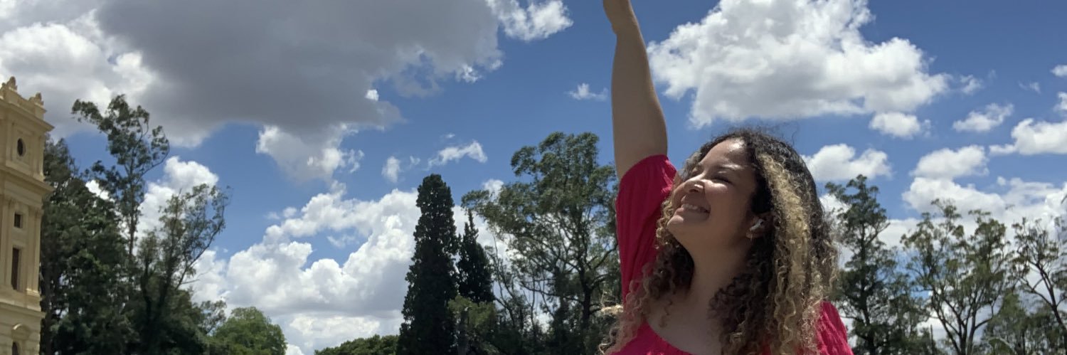 Luiza Helena🎻🛟🌻 banner