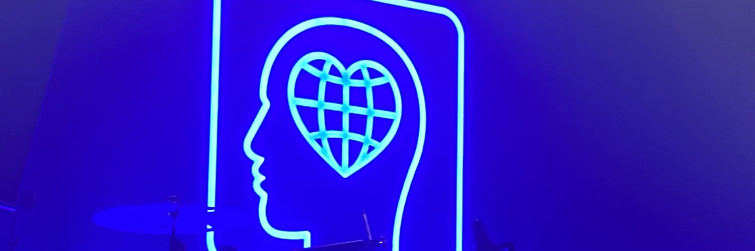 iamdinou's profile banner image