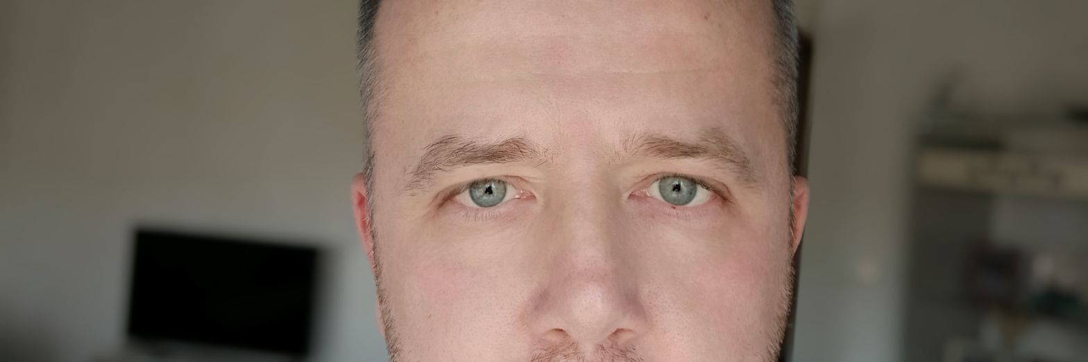 ozkrmzhsyn's profile banner image