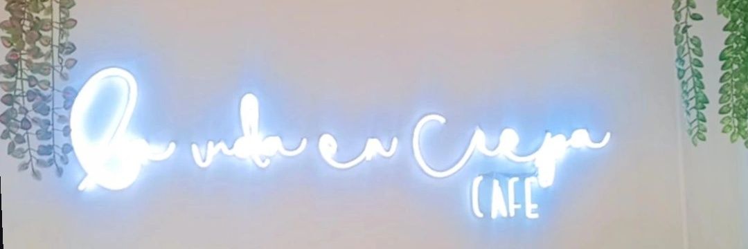 analivelez's profile banner image
