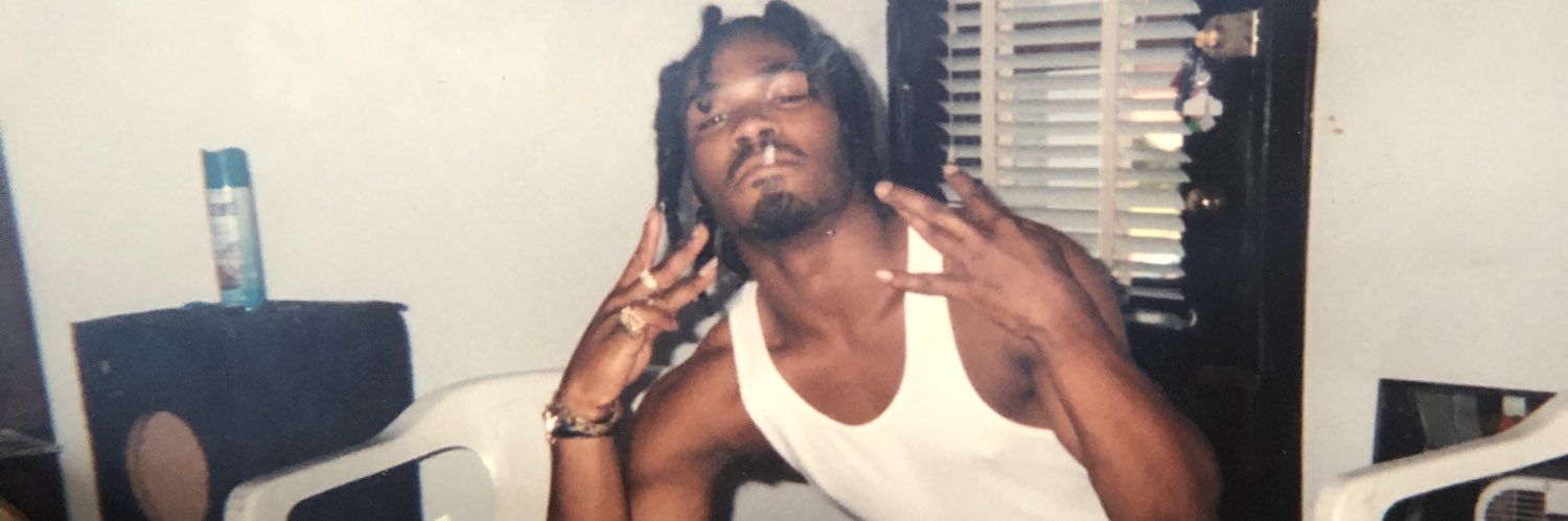 Dee_Grinds's profile banner image