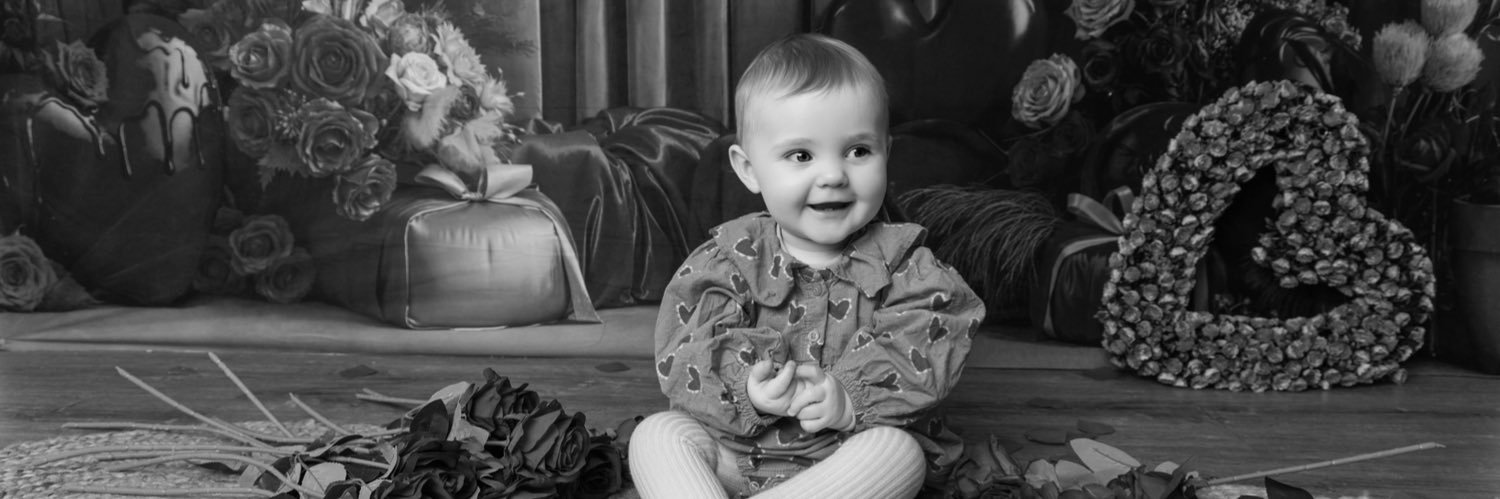 EmiiWhite's profile banner image