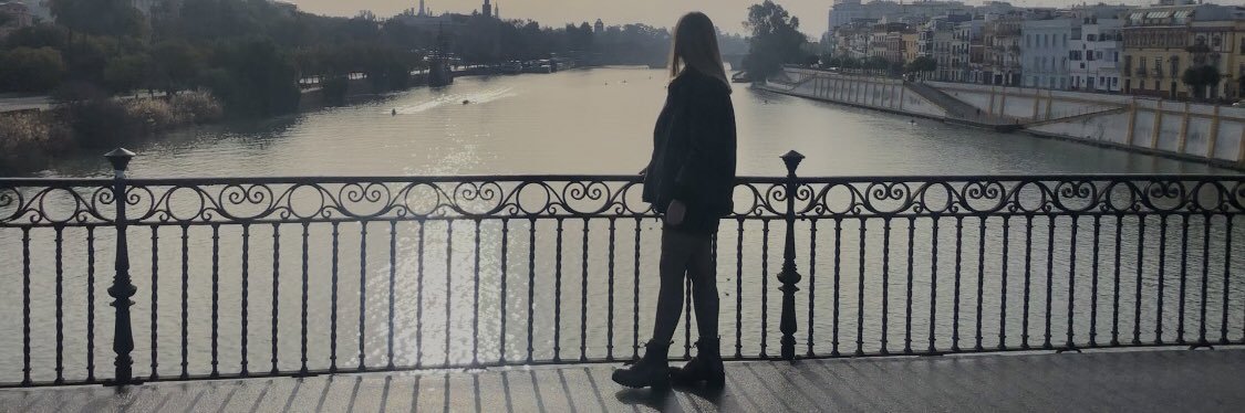 Naila_97's profile banner image