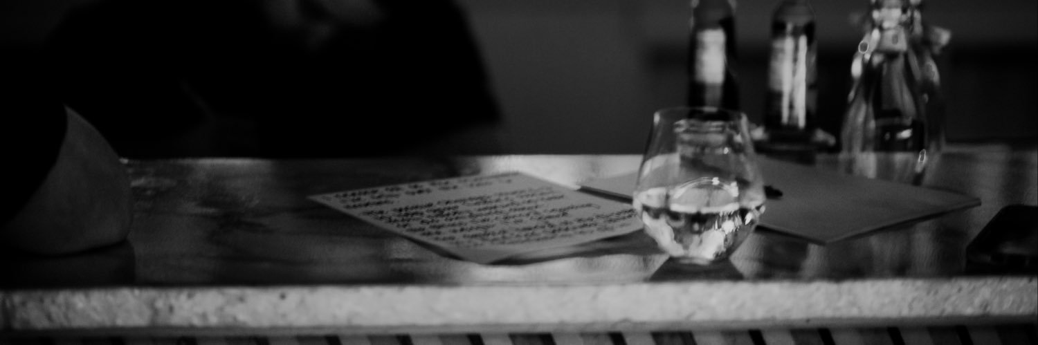 brunetteheaux's profile banner image