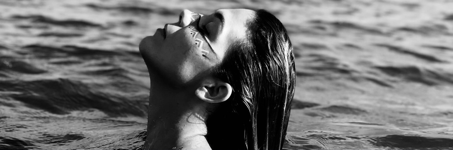 ThamyPezzi's profile banner image