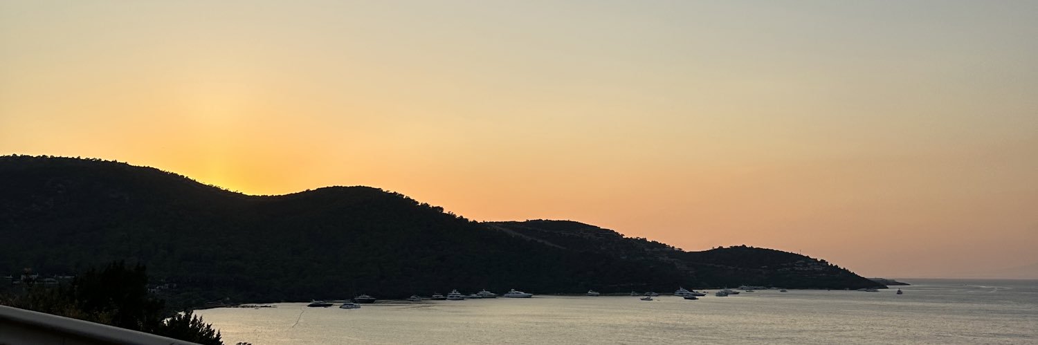 senanursisman's profile banner image