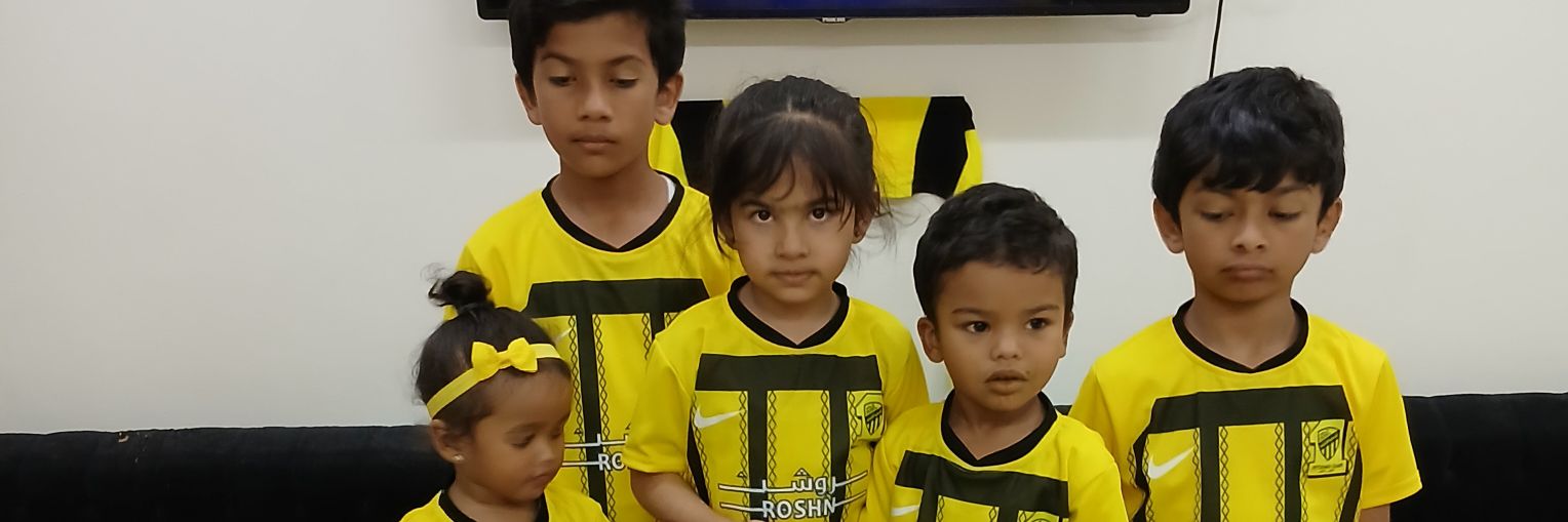 auaziz7's profile banner image