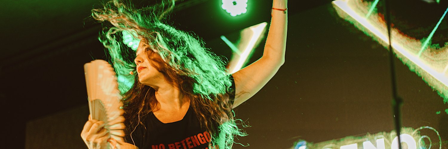 EsChuli's profile banner image