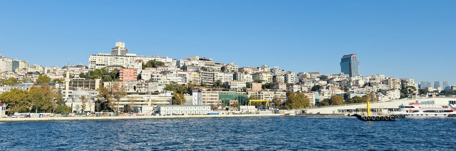 pieyaaziz's profile banner image