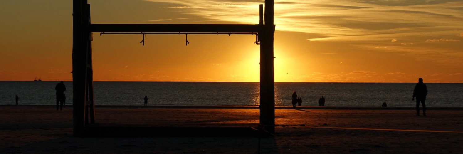 maeve 👋👻 banner