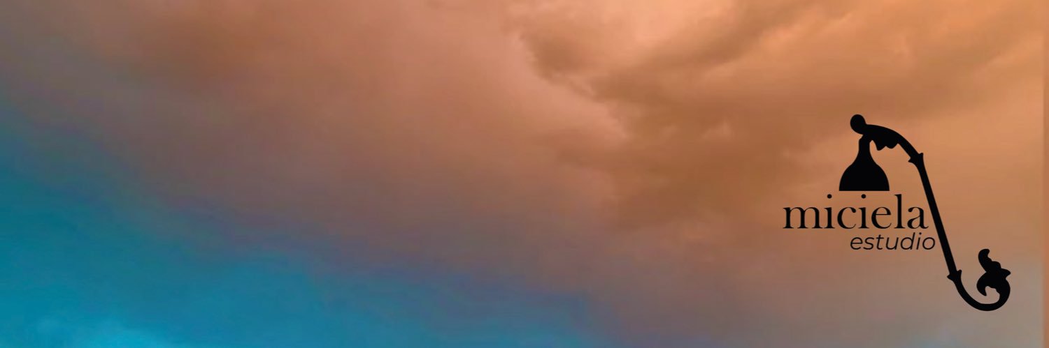 ItzelChicca's profile banner image