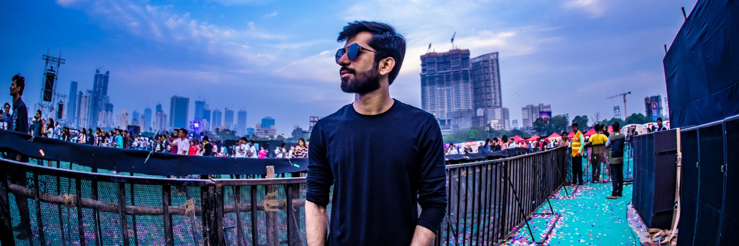 nitinkandhari's profile banner image