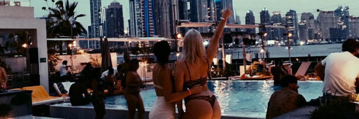 Lizzie Russell banner