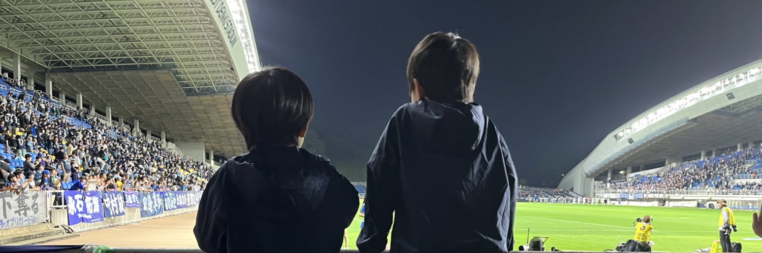 aietr's profile banner image