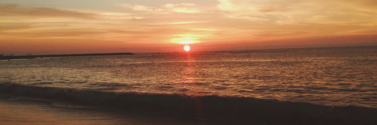 larasrusi's profile banner image
