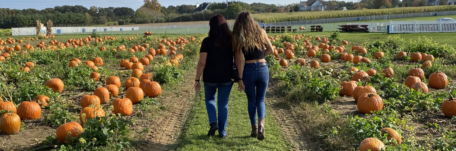 MarisaRiveraa's profile banner image