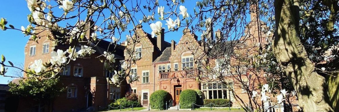 The Warren Members Club banner