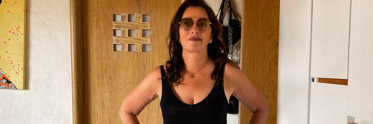 María Villalobos banner