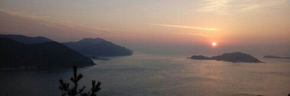 loveisone's profile banner image