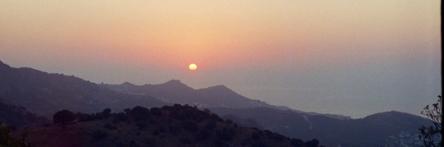 izuckan's profile banner image
