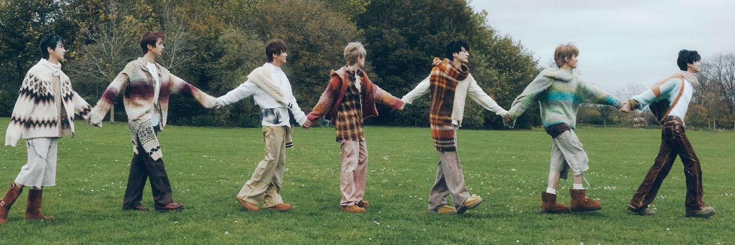 moonrjunnie's profile banner image