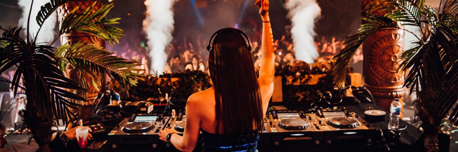 Holl3_'s profile banner image