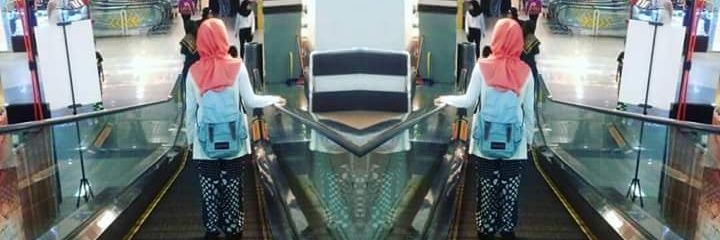 lauralisa10's profile banner image