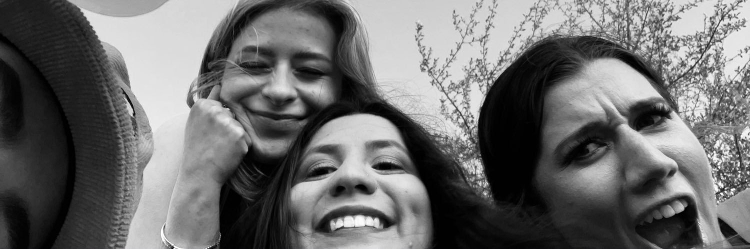 juliaandreww's profile banner image