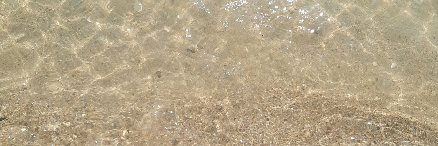 araluvluv's profile banner image